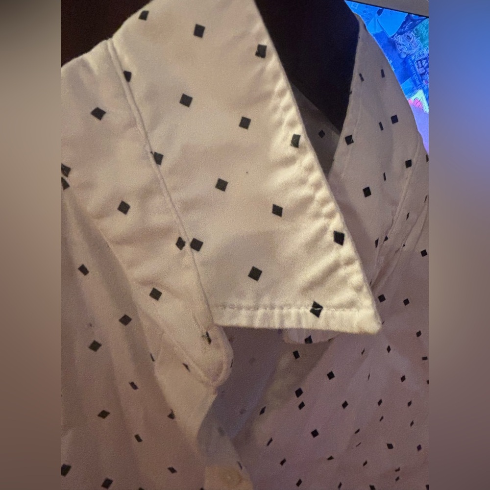 Banana Republic White Shirt with Subtle Patterns